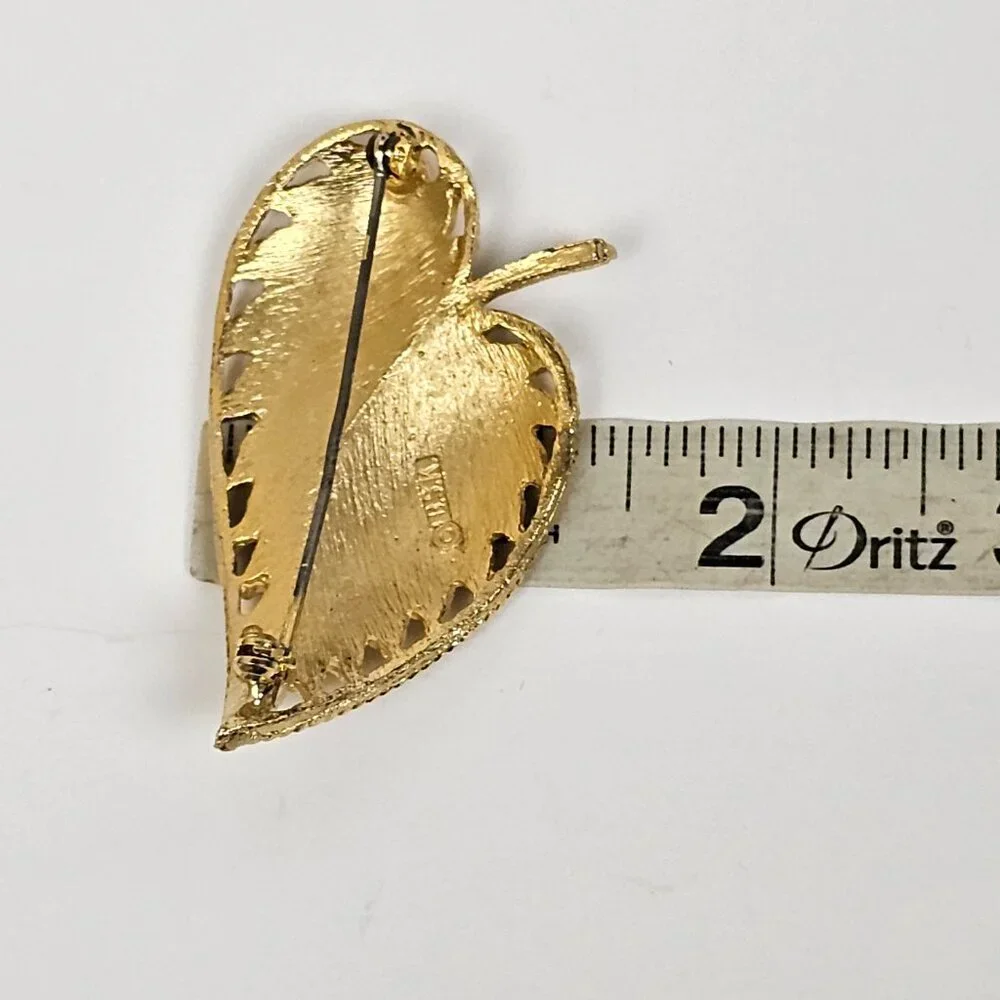 BSK Vintage Brooch Pin‎ Gold Tone Metal Leaf Textured Cutout Open Work Rope